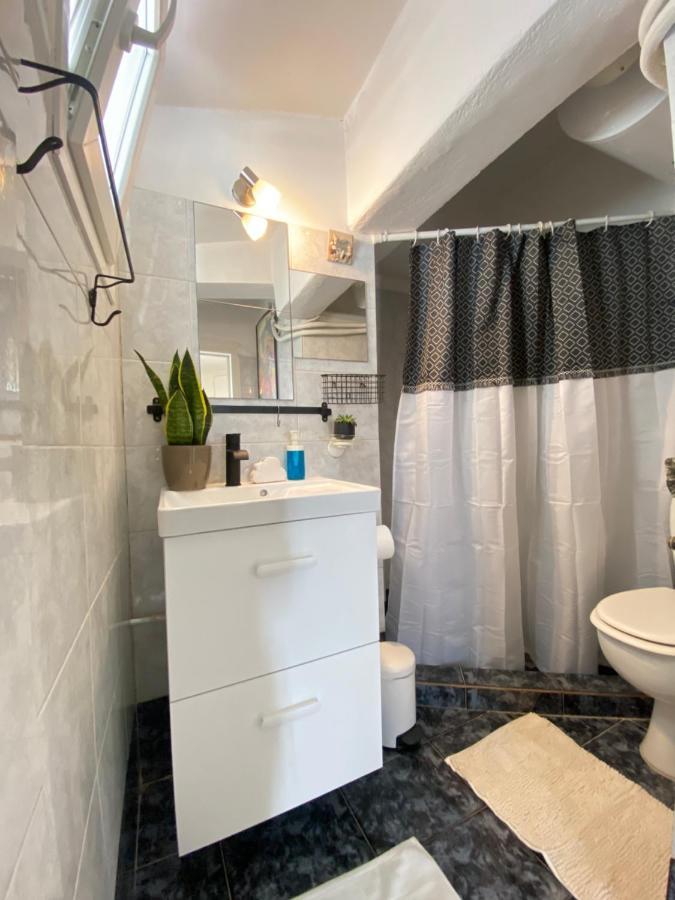 Private Apt. Acropolis View. Top Floor. Koukaki 아테네 외부 사진